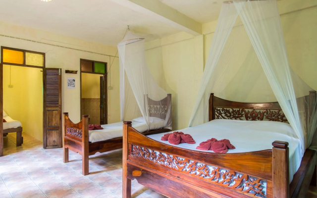 Art's Riverview Lodge – Guest Rooms – Phanom