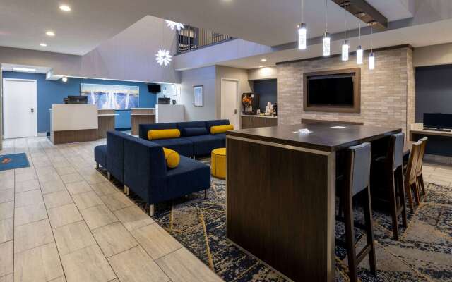Baymont by Wyndham White Plains - Elmsford