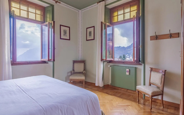 Family Villa with Stunning Lake View