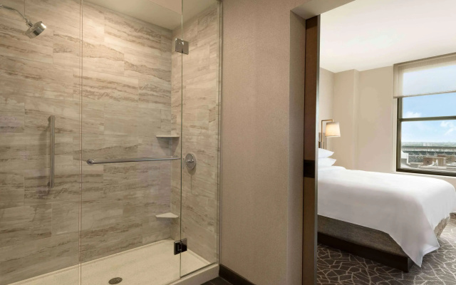 Embassy Suites by Hilton Minneapolis Downtown - фото 2
