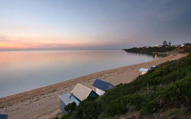 Mornington Esplanade Beachfront & SPA by Rss