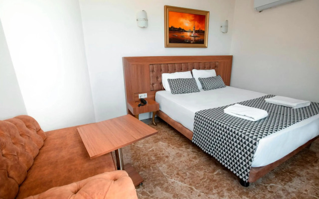 Kristal Beach Hotel