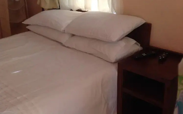 Lynn's Guest House