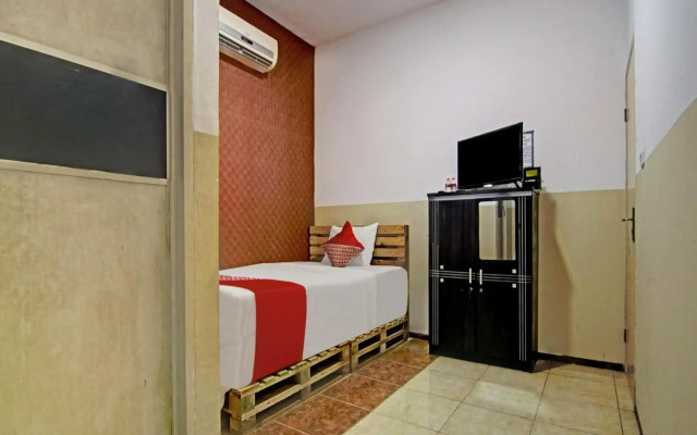 OYO 90358 Poris Residence