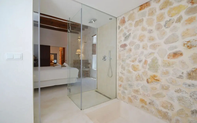 Villa in Buger With Pool and Scenic Views