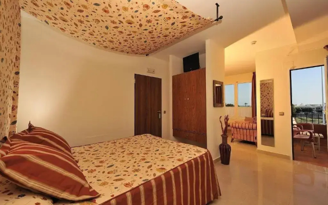 Atrium Hotel