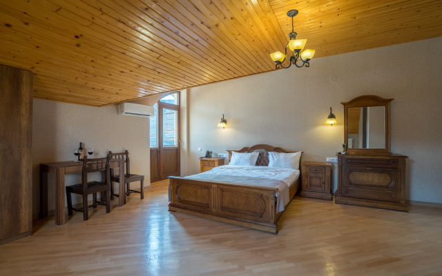 Imperial House Hotel