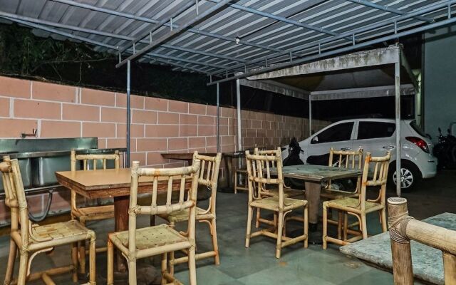 OYO Flagship 23096 Laxmi Residency