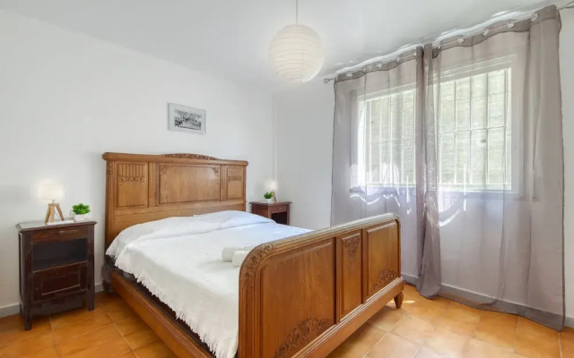 Posh Apartment Near Canyelles Petites