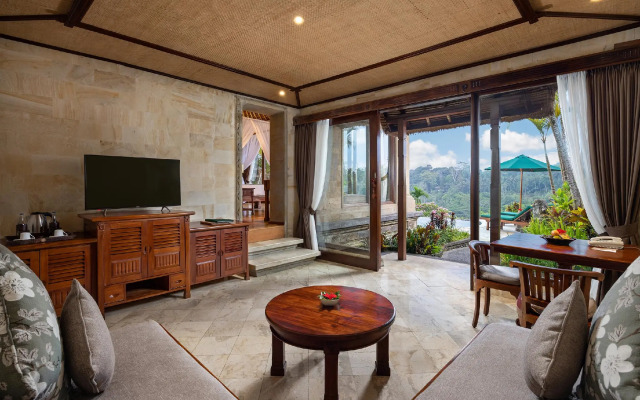 Отель Royal Pita Maha