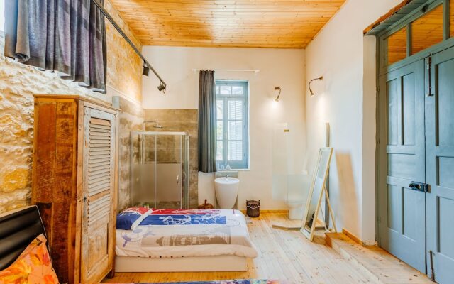TasEv Boutique Hotel
