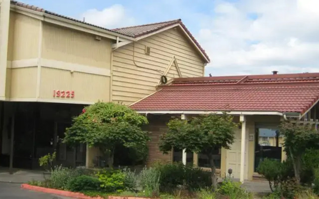 Sandstone Inn