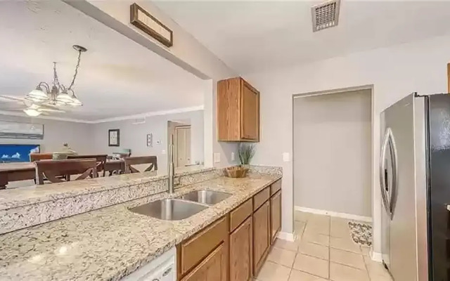 Lovely 3 Bedroom Condo On Golf Course