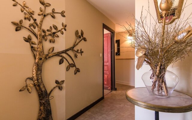 Spacious Holiday Home in Altillac with Private Pool