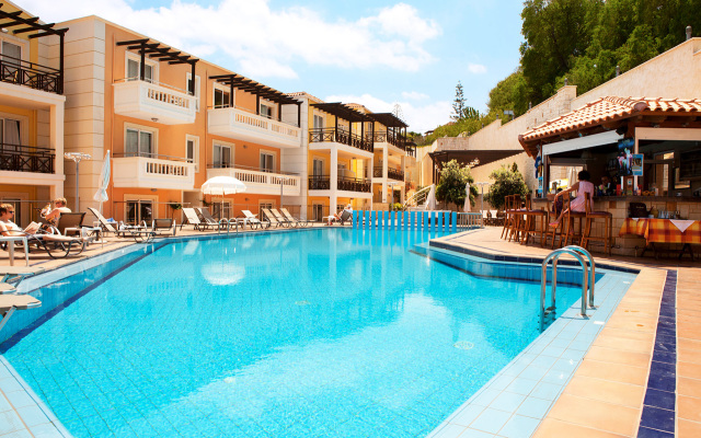 Porto Kalamaki Hotel