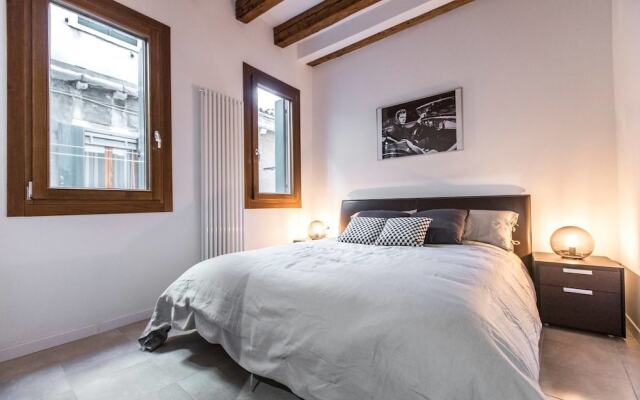 Cà Rezzonico Apartment R&R