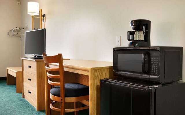 Travelodge by Wyndham Milford