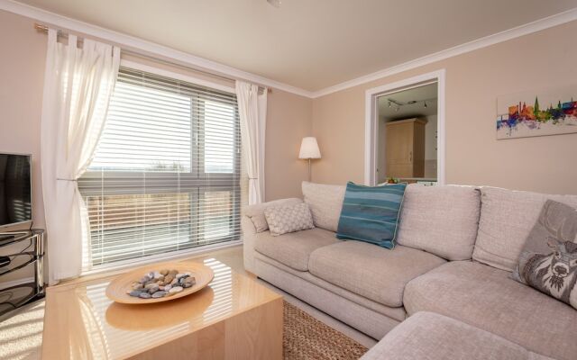 Tay Pearls - Marine Parade