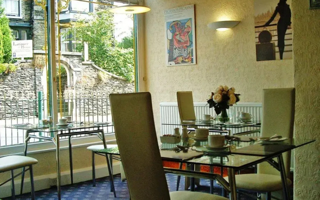 White Lodge Hotel