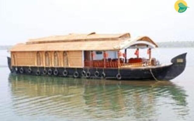 Amrutham Houseboat 2