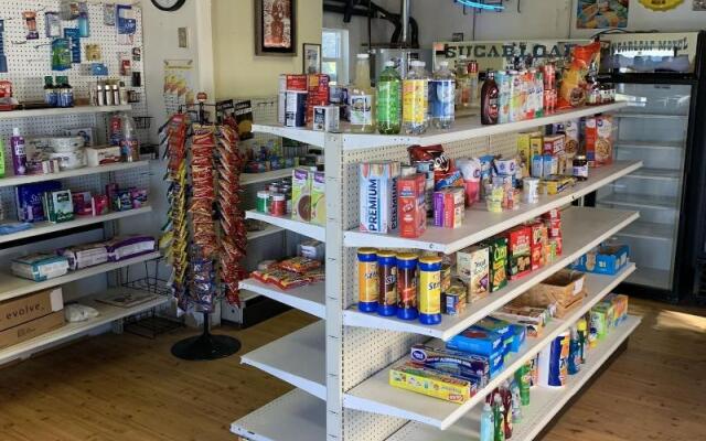 Sugarloaf Mountain Motel