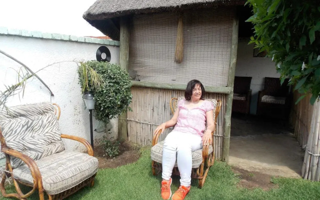 Orlando West Guest House - Hostel