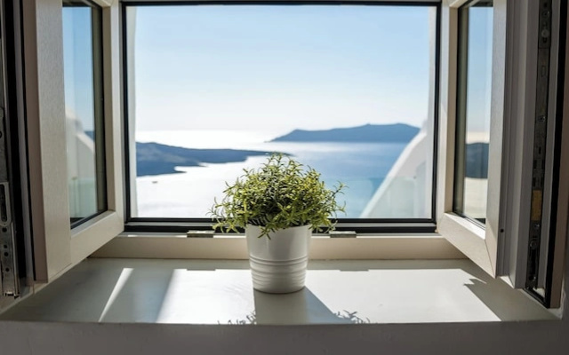 Cliff Aura Suites