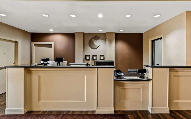 Comfort Inn & Suites Donna near I-2