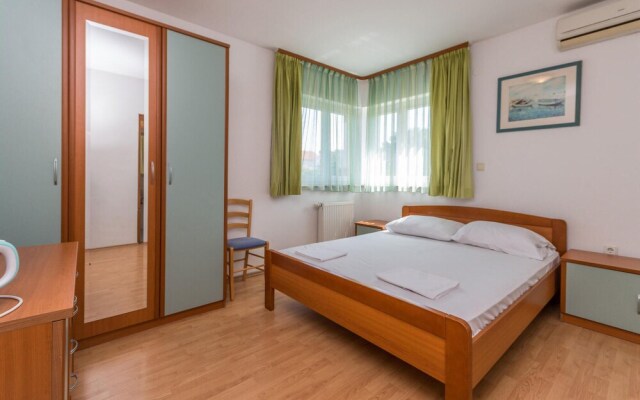 Awesome Apartment in Pakostane With Wifi