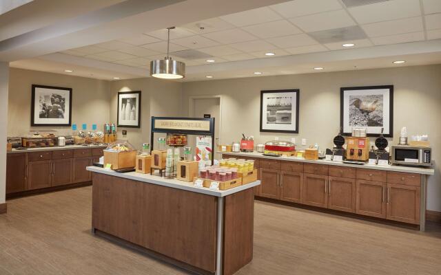 Hampton Inn & Suites Sacramento at Csus