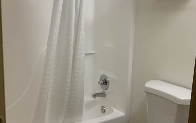 Days Inn by Wyndham Troy IL