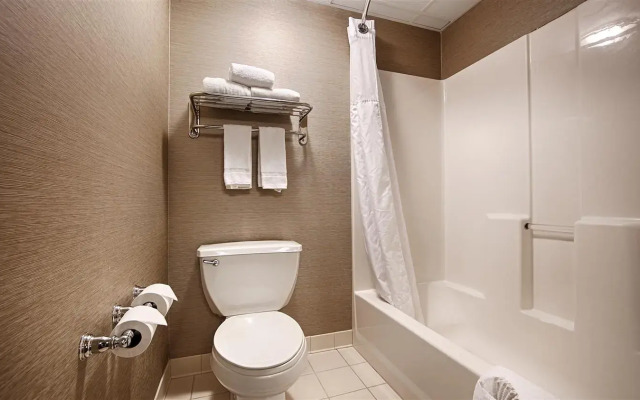 Baymont by Wyndham Brooklyn Center