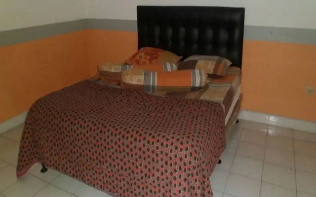 Villa Kota Bunga Azalea