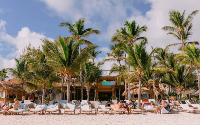 Luxury 3 Bedroom Apartment at the Beach