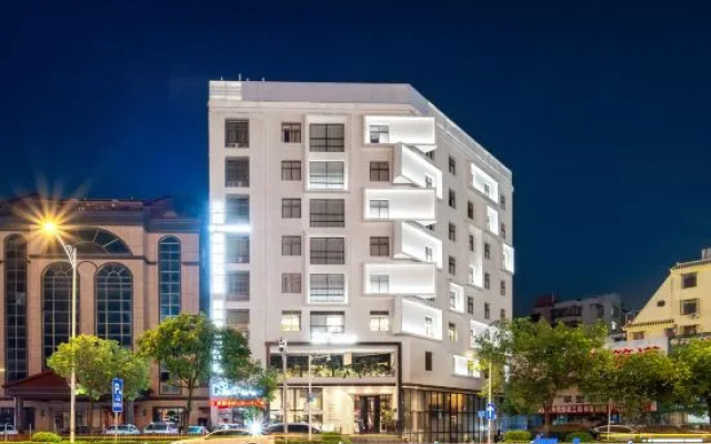 24HCOLOR Hotel (Huizhou Jinshanhu Park Branch) – Outside – Huizhou