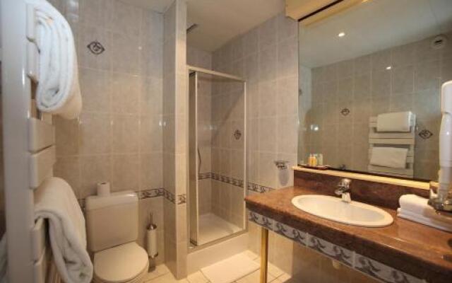 Le Médiéval - Hôtel Le Challonge