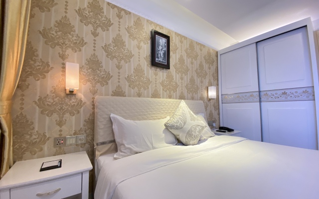 Lucky 8 Hotel