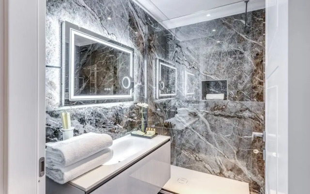 Spanish Steps Oasis Suites