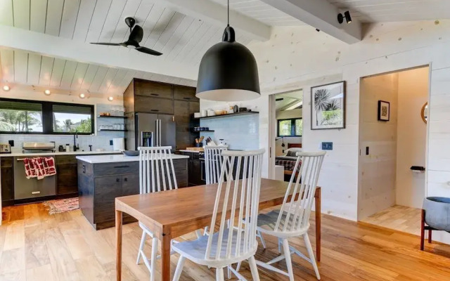Haena Beach House 2 Bedroom Home by RedAwning