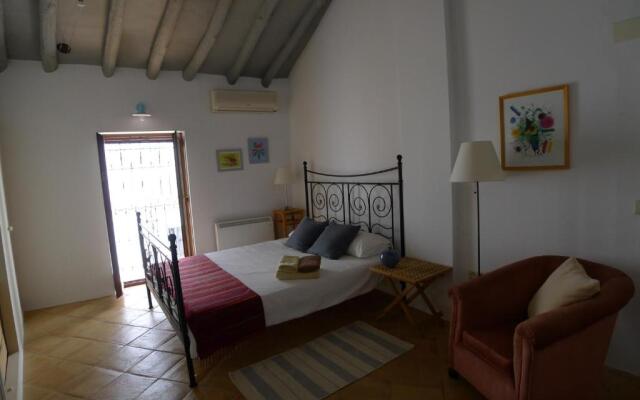 Salvatierra Guest House
