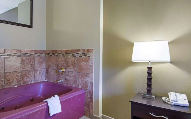 Quality Inn & Suites Little Rock West