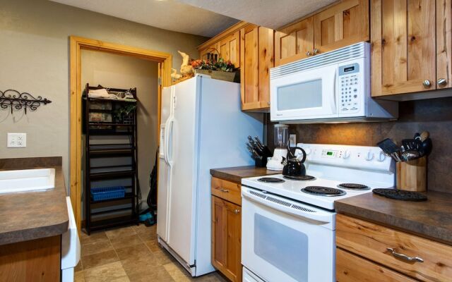 2BR Empire House Condo by RedAwning