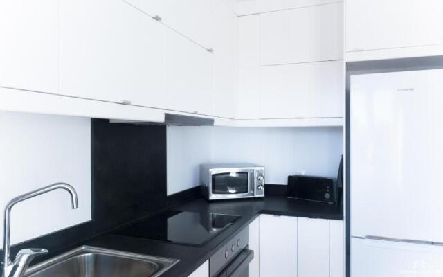 Quiet and Bright Apartment 16 by Lisbonne Collection