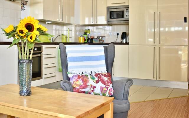 1 Bedroom Flat With Balcony in Rathmines