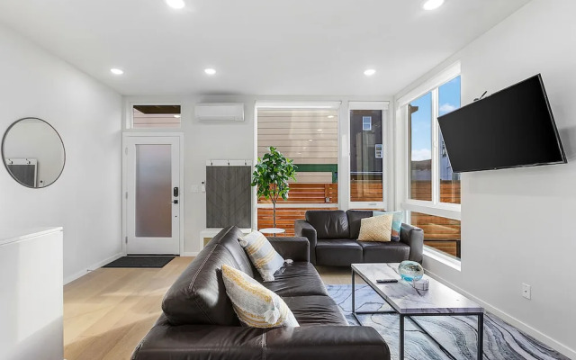 Red Maple Retreat in Judkins Park