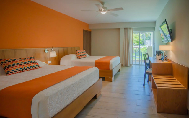 Coral Costa Caribe Beach Resort - All Inclusive - Image 6