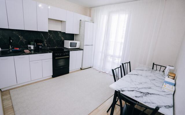 Атлант на улице Димитрова 51А