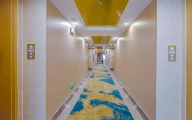 Vienna Hotel (Liuyang River Bridge Pedestrian Street)