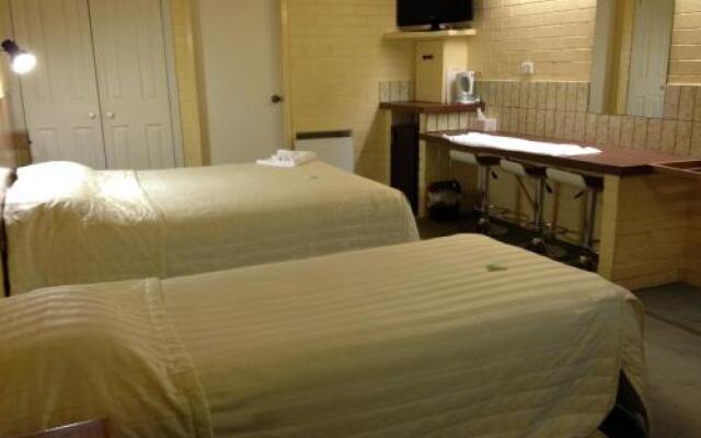 Robertson Country Motel