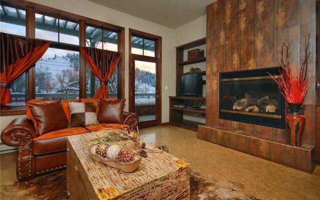 Howelsen Place H307a